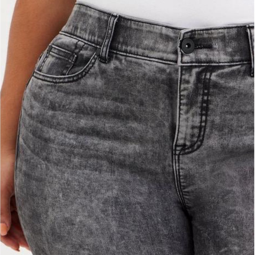 Torrid Bombshell Straight Jean - Black Grey - Picture 3 of 6